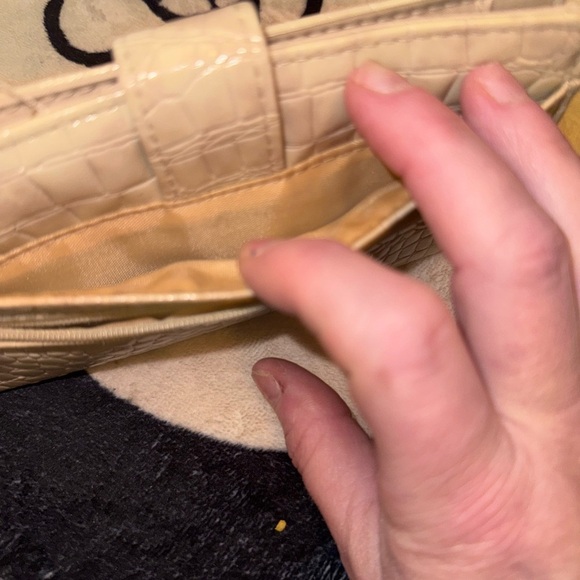 light beige faux crocodile long wallet with a  flap button closure - Picture 11 of 11